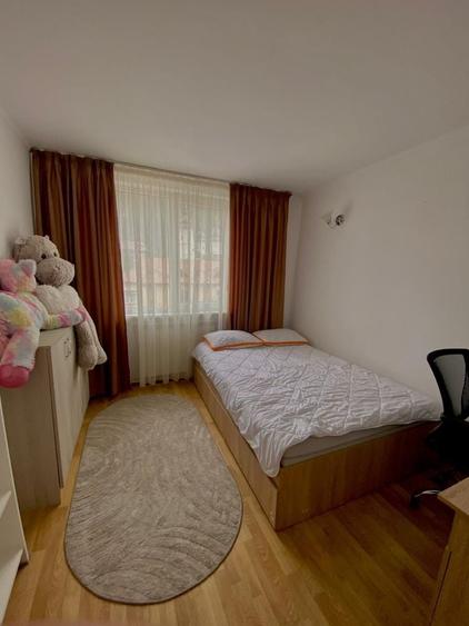 Apartament cu 3 camere decomandat în Central