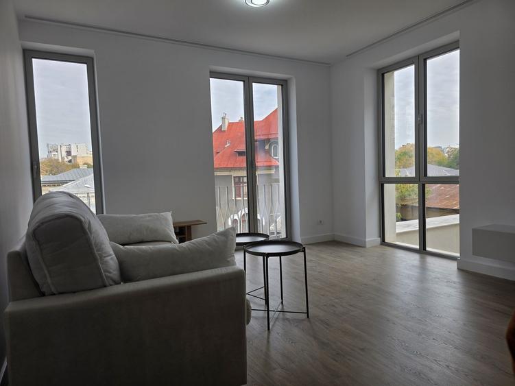 Apartament cu 3 camere în Armeneasca