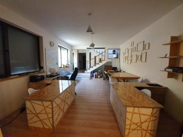 Casă cu 5 camere cu Teren 150 Mp în Tineretului