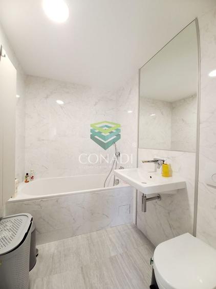 Apartament cu 3 camere semidecomandat în Aviației