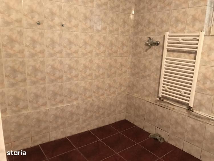 Spațiu comercial, de 50 mp, în Central