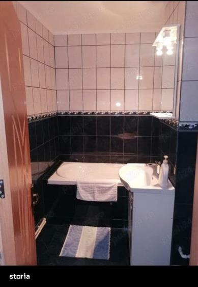 Apartament cu 2 camere decomandat în Școlilor