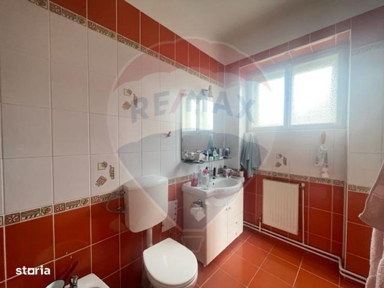 Apartament cu 4 camere, mobilat în Sub Arini