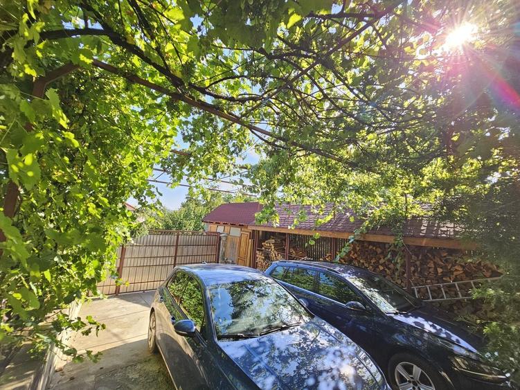 Casă individuală cu 7 camere cu Canalizare în Vintilă Vodă