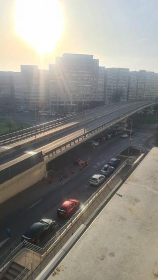 Apartament cu 3 camere decomandat în Tei