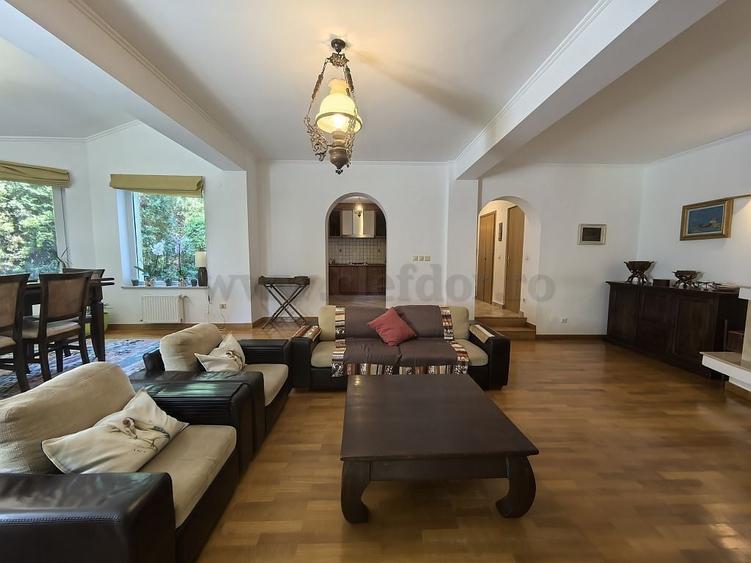 Casă individuală cu 4 camere cu Piscina în Iancu Nicolae