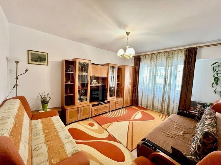 Apartament cu 3 camere decomandat în Zorilor