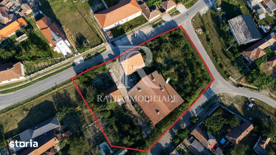 Casă cu Teren 3200 Mp în Sântandrei