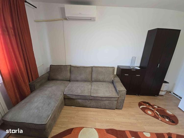 Garsonieră decomandată în Far