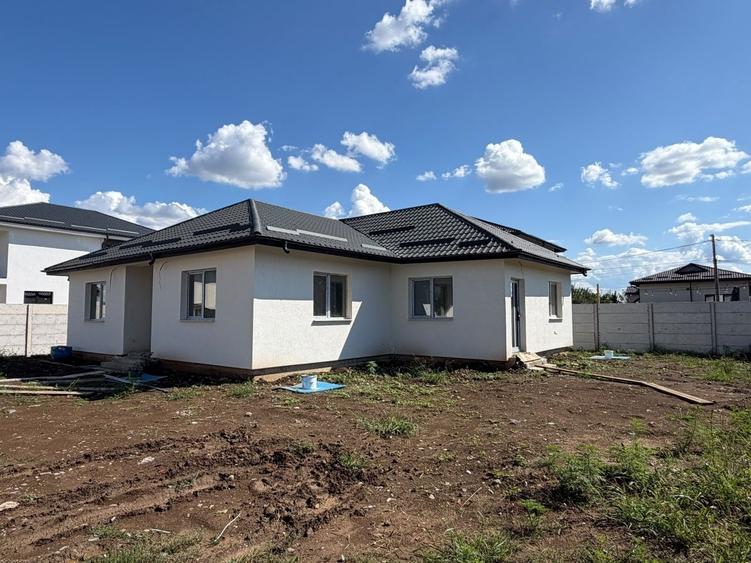 Casă cu 4 camere în Dragomirești-Vale