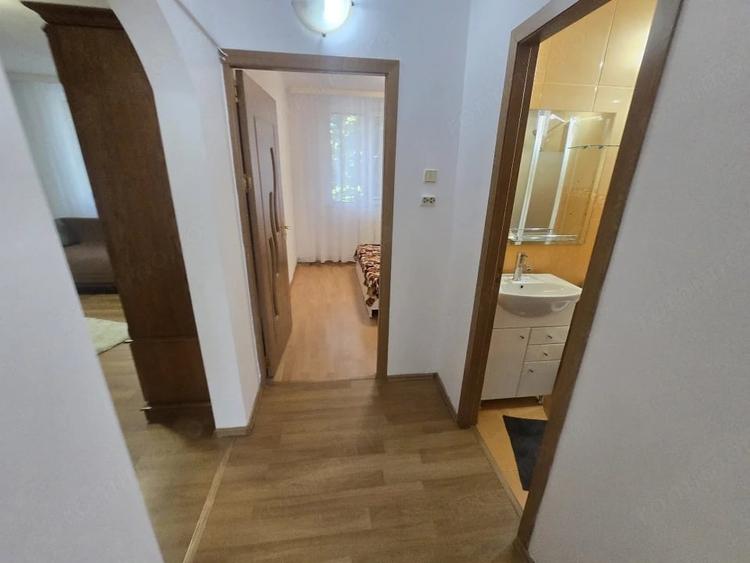 Apartament cu 3 camere semidecomandat în Negru Vodă