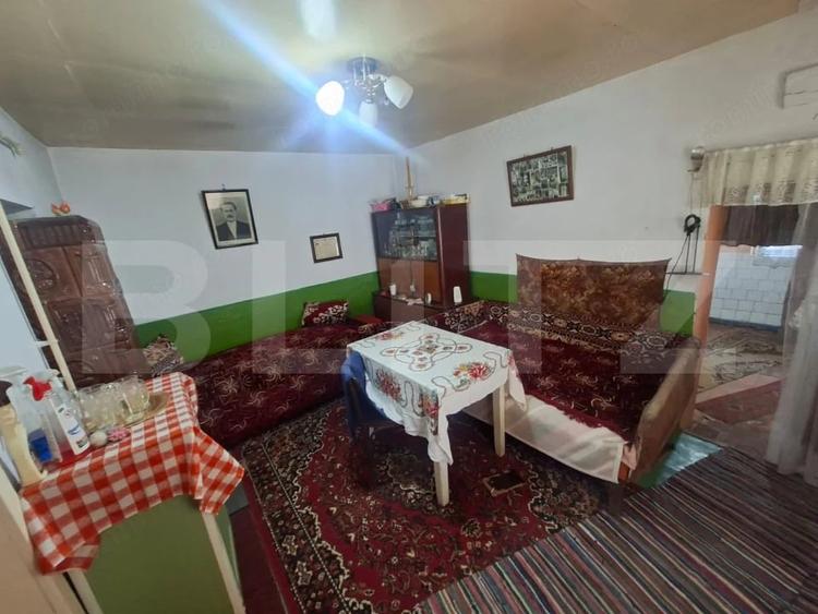 Casă cu Teren 885 Mp în Văleni