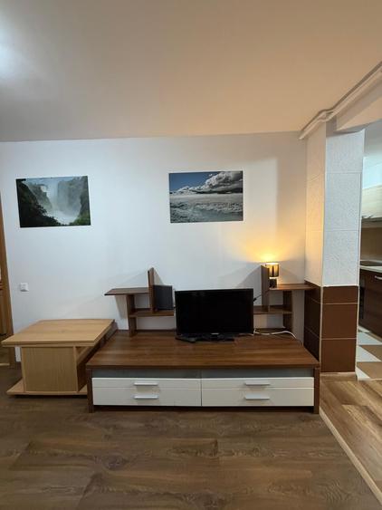 Apartament cu 3 camere semidecomandat în Zorilor