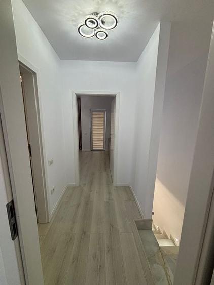 Casă cu 3 camere cu Canalizare în Fundeni