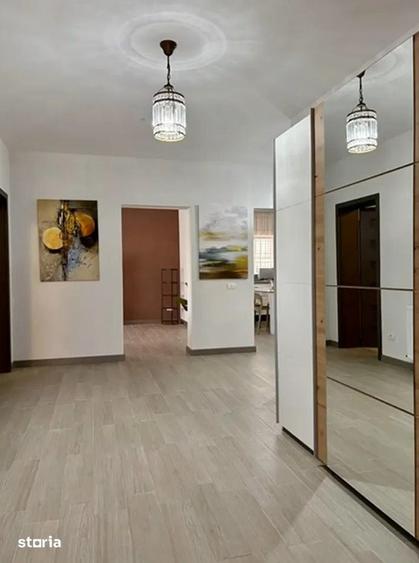 Casă cu 4 camere cu Teren 500 Mp în Central