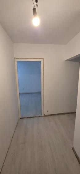 Vand apartament 2 camere Navodari - 2