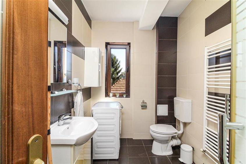 Apartament cu 2 camere semidecomandat, mobilat în Gheorgheni