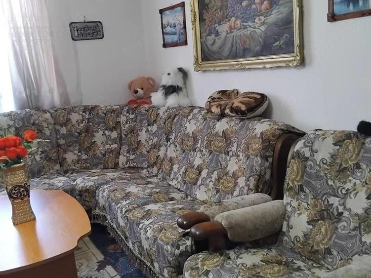 Apartament cu 3 camere semidecomandat în Exterior Vest