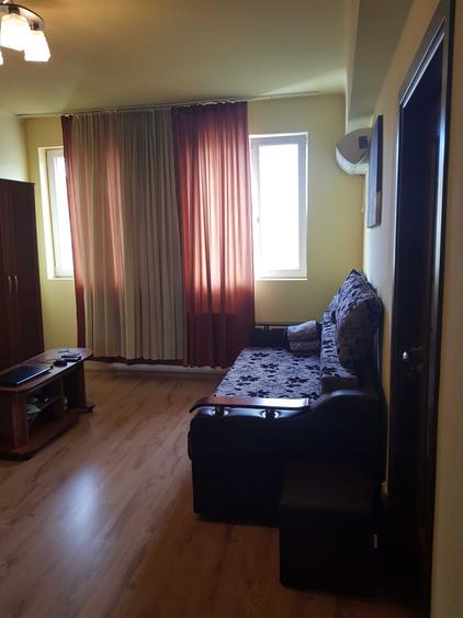 Apartament cu 2 camere semidecomandat în Horea