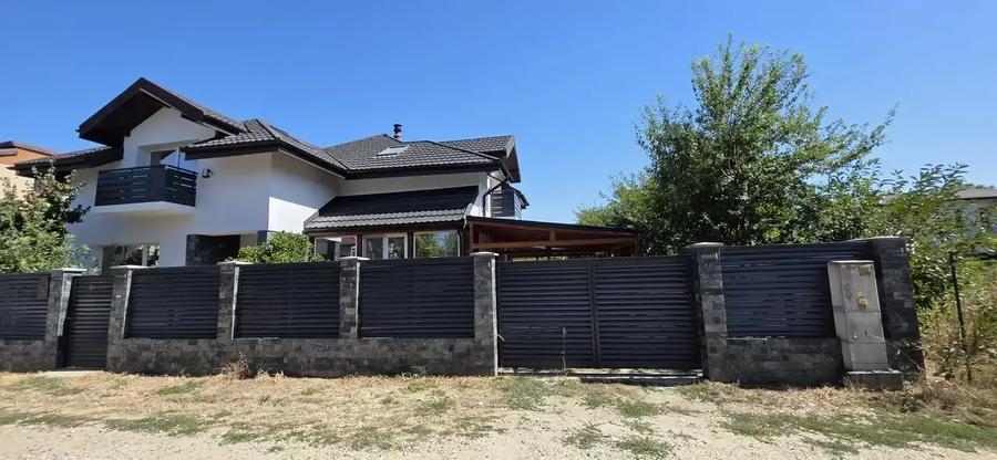 Casă individuală cu 5 camere cu Teren 640 Mp în Vest