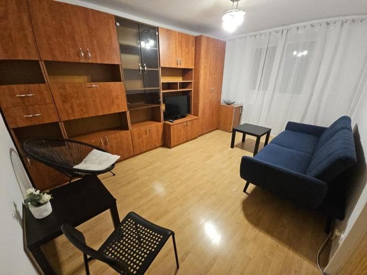 Apartament cu 2 camere decomandat în Berceni