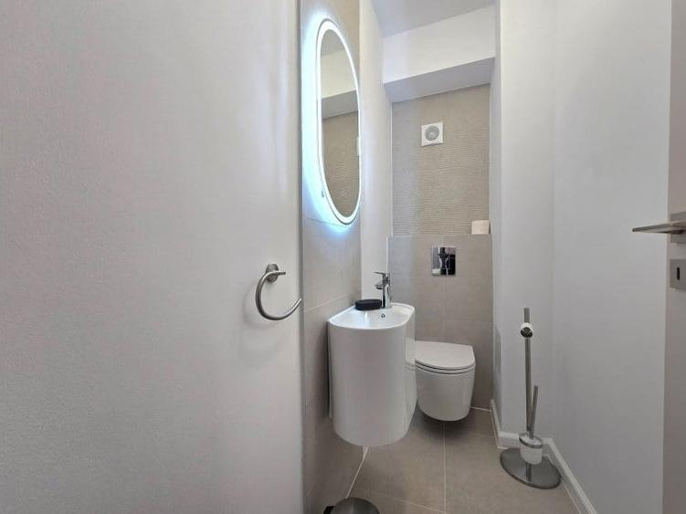 Apartament cu 4 camere în Victoriei