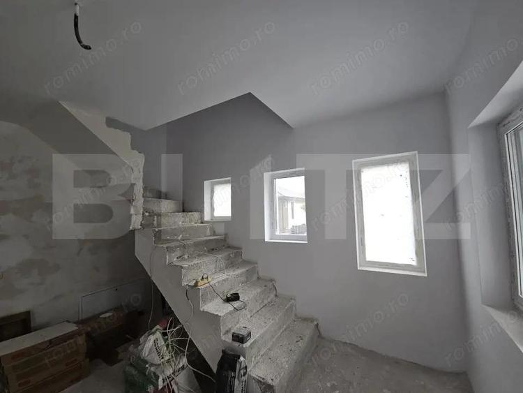 Casă cu 4 camere cu Teren 320 Mp în Bucium