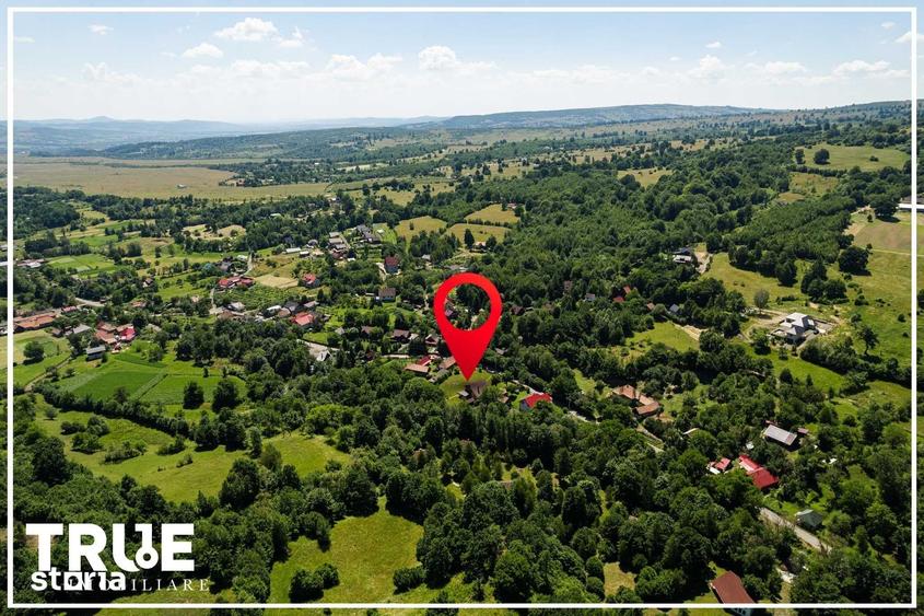 Casă cu 4 camere cu Teren 2500 Mp în Deda
