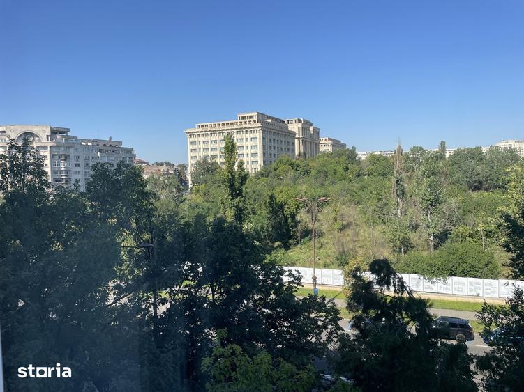 Apartament cu 3 camere decomandat în Centrul Civic