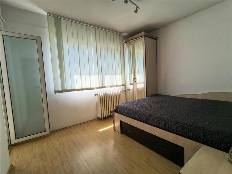 Apartament cu 4 camere decomandat în Inel II