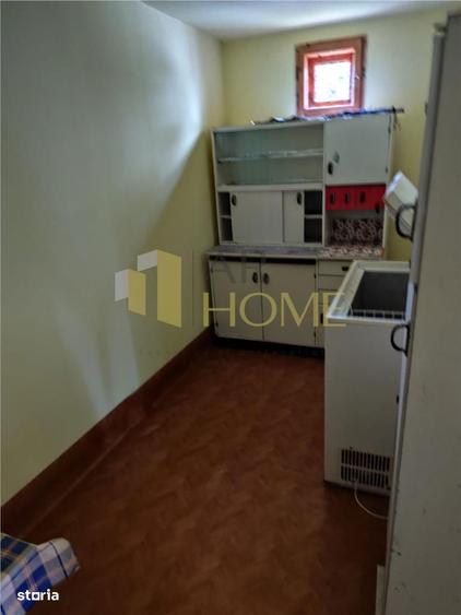 Casă cu 4 camere cu Teren 11250 Mp în Teișani