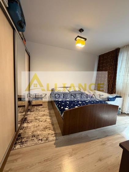 Apartament cu 3 camere decomandat în Metalurgiei