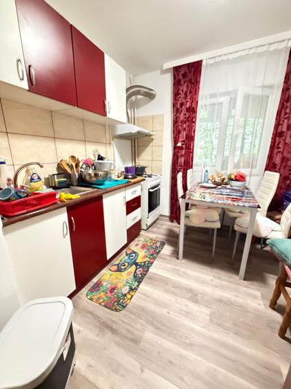 Apartament cu 2 camere decomandat în Nicolina