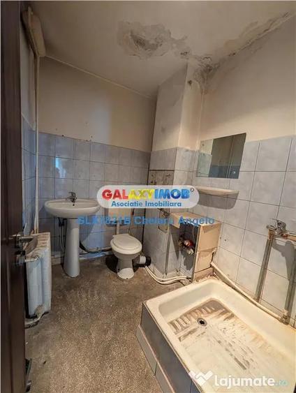 Apartament cu 4 camere semidecomandat în Central