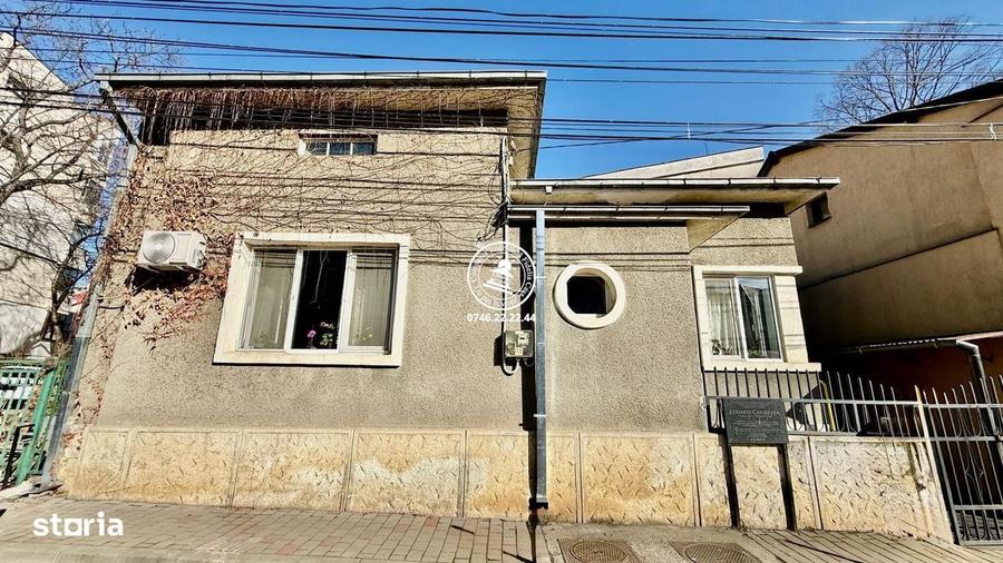 Casă cu 4 camere în Dorobanț
