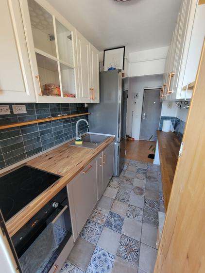 Apartament cu 3 camere decomandat în Canta