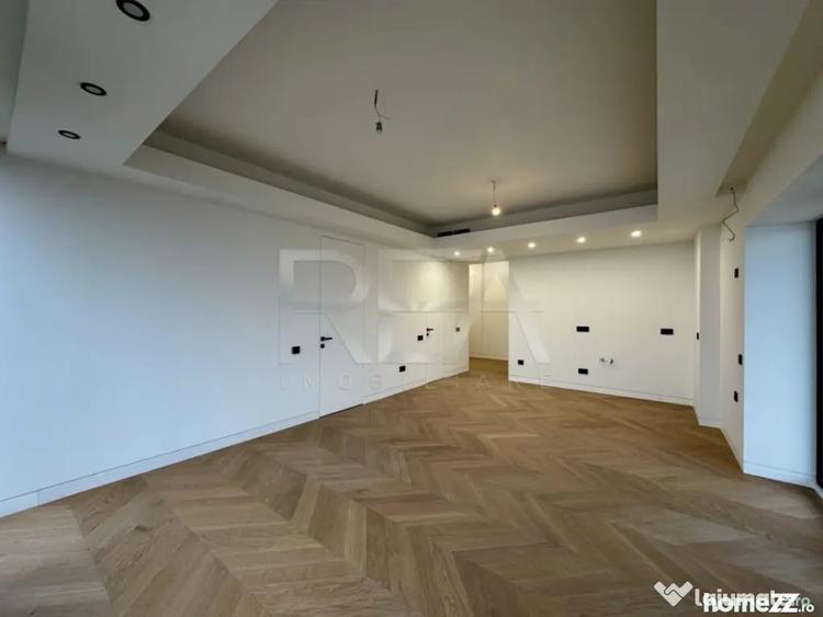 Apartament cu 3 camere semidecomandat în Aviației