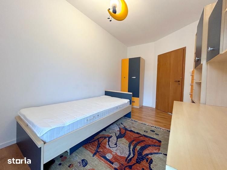 Casă cu 5 camere cu Teren 300 Mp în Bucovina