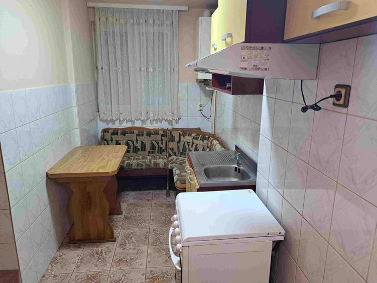 Apartament cu 2 camere decomandat în Mureșeni