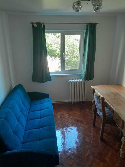 Apartament cu 3 camere semidecomandat în Central