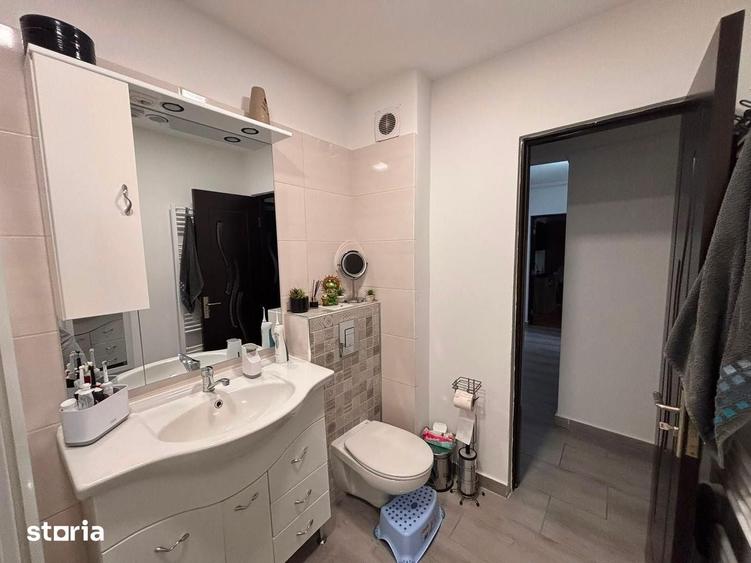 Apartament cu 3 camere decomandat în Trei Stejari