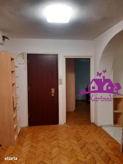 Apartament cu 3 camere decomandat în Rogerius