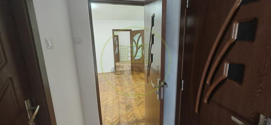 Apartament cu 2 camere semidecomandat în Brazda lui Novac