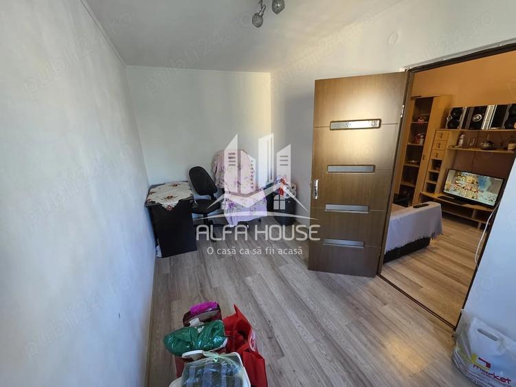Apartament cu 3 camere nedecomandat în Micro II