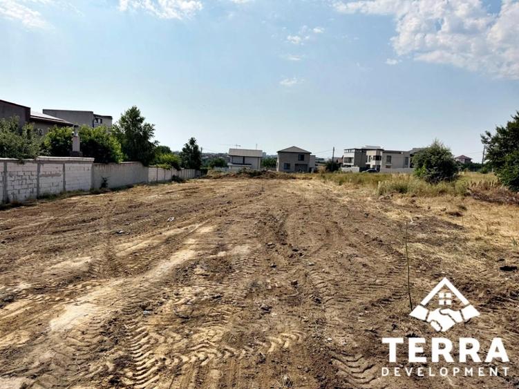 Teren Construcții intravilan de 1238 mp, în Sud