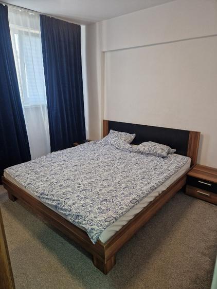 Apartament cu 3 camere decomandat în Tei