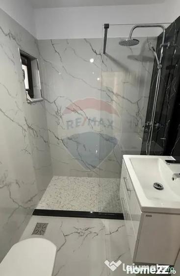 Apartament cu 3 camere decomandat în Sud