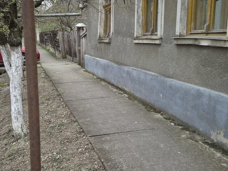Casă cu Teren 2880 Mp în Central