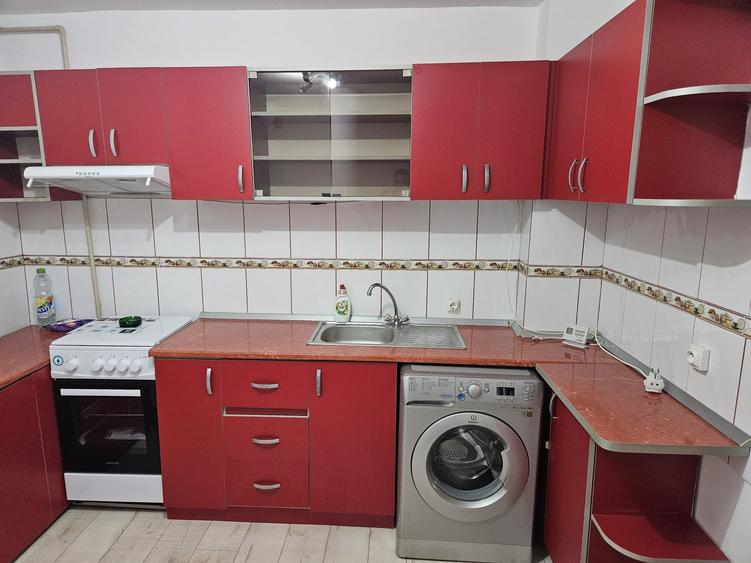 Apartament cu 2 camere decomandat în Exterior Vest