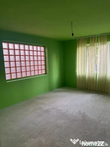 Casă cu 4 camere cu Teren 1105 Mp în Strejnicu